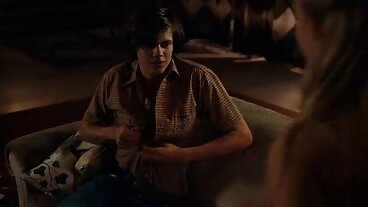 Alexis Crystal에서 괭이를 애타게하는 사슬 및 항문