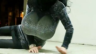 켄지 테일러는 거시기에 배고프다